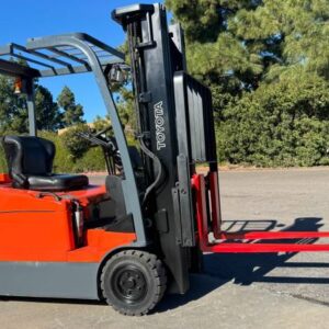 TOYOTA ELECTRIC FORKLIFT 4000LB CAPACITY