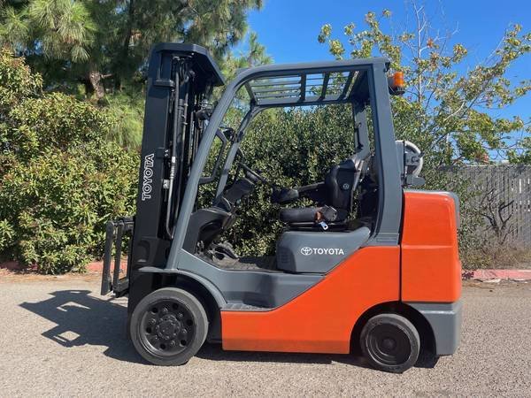 2018 TOYOTA 6500LB CAPACITY PROPANE FORKLIFT