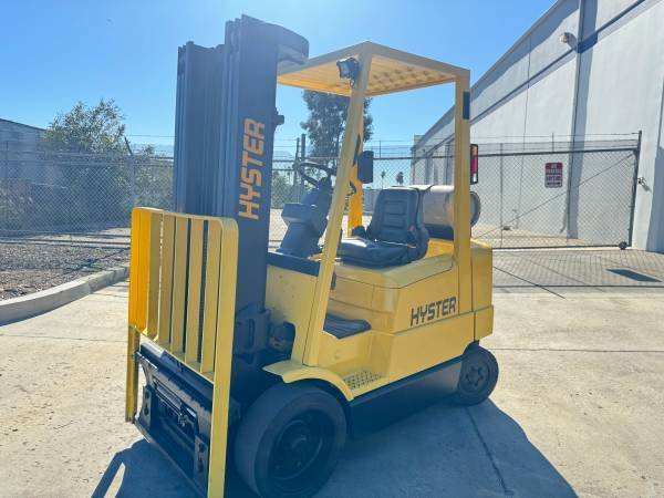 HYSTER 4000LB CAPACITY PROPANE FORKLIFT - Image 8