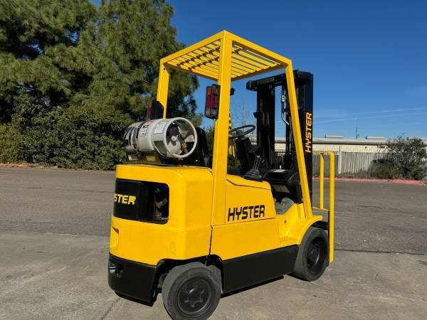HYSTER 4000LB CAPACITY PROPANE FORKLIFT - Image 2