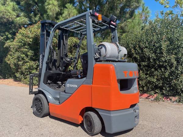 2018 TOYOTA 6500LB CAPACITY PROPANE FORKLIFT - Image 4