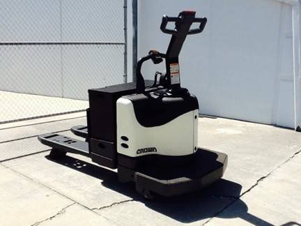 Crown PE4000-60 Electric Pallet Walkie Rider